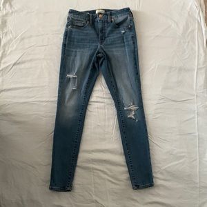 Universal Thread High Rise Jeans Size 2